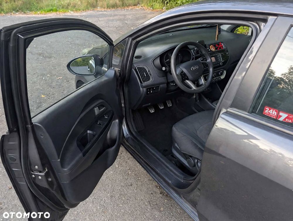 Kia Rio - 3