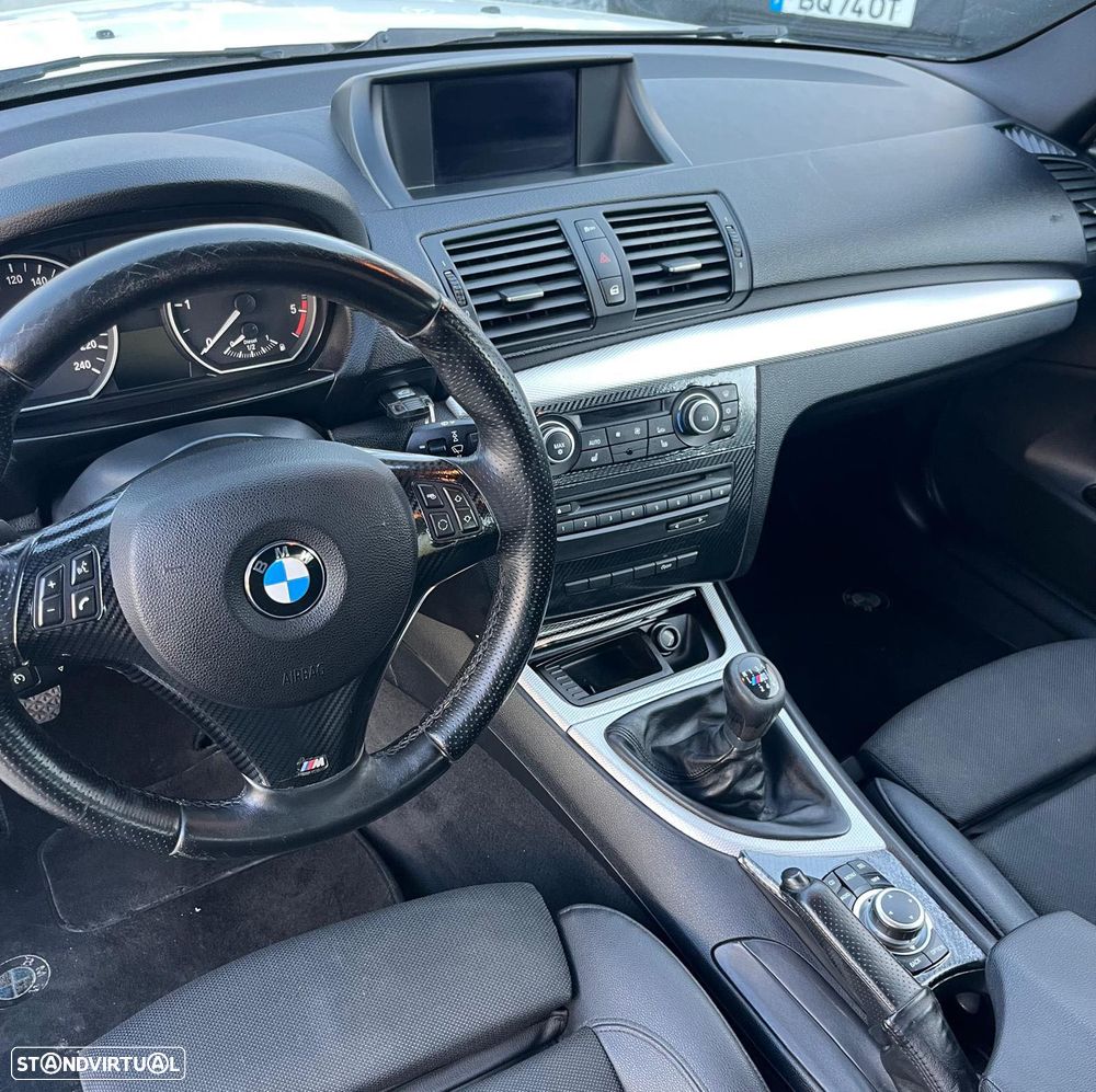 BMW 118 d Pack M - 13