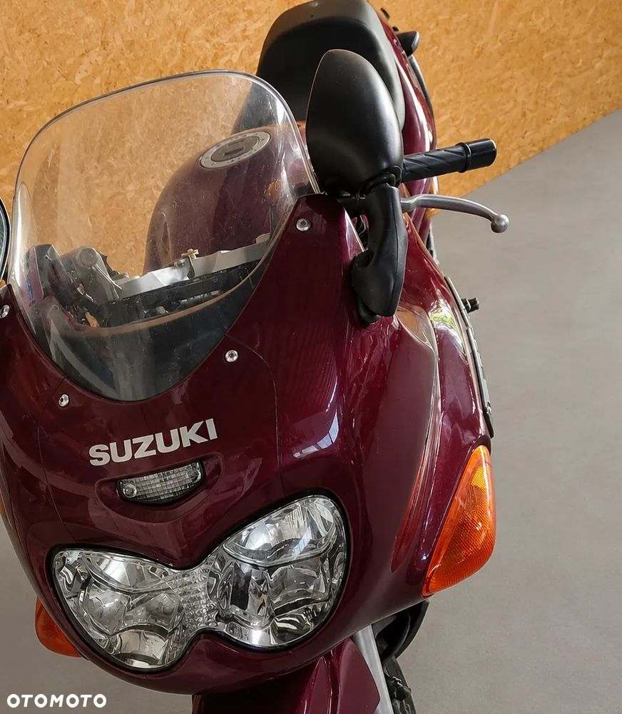 Suzuki GSX - 6