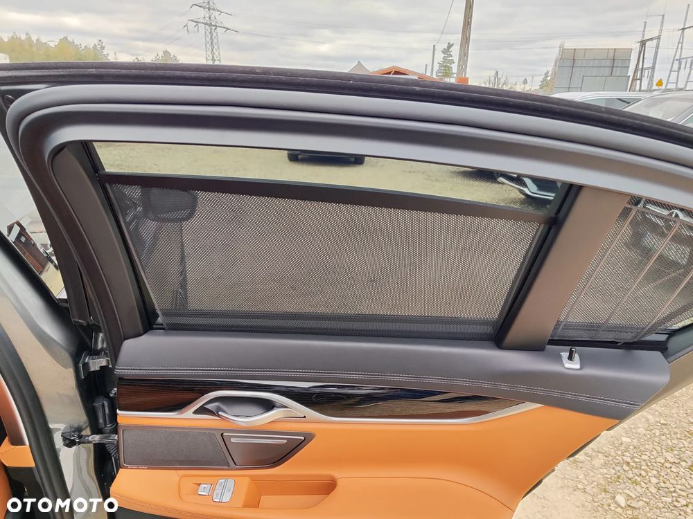 BMW Seria 7 740d xDrive sport - 17