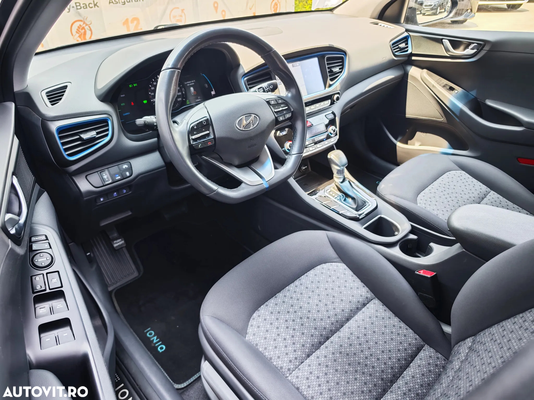 Hyundai IONIQ - 12