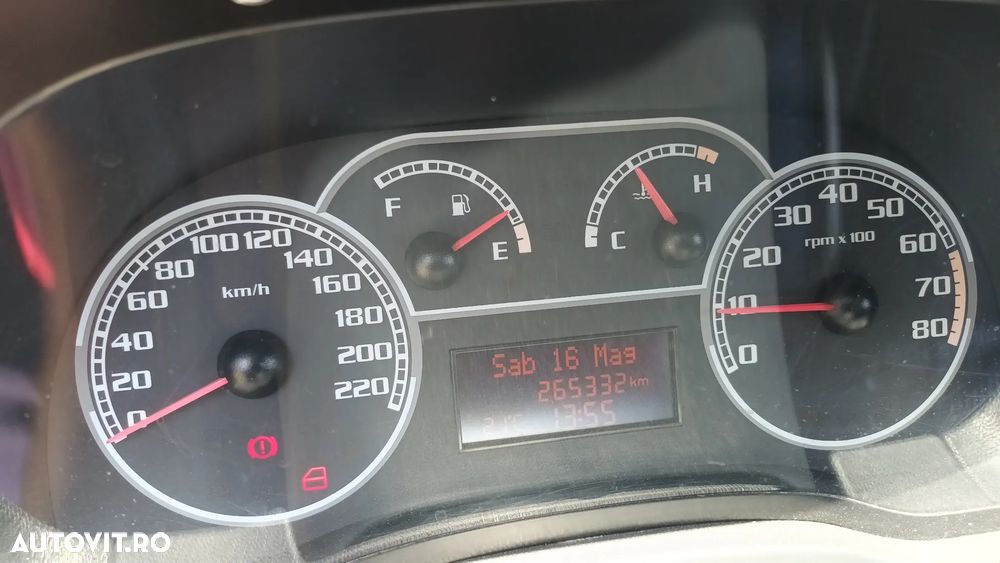 Fiat Albea 1.4 Dynamic - 6