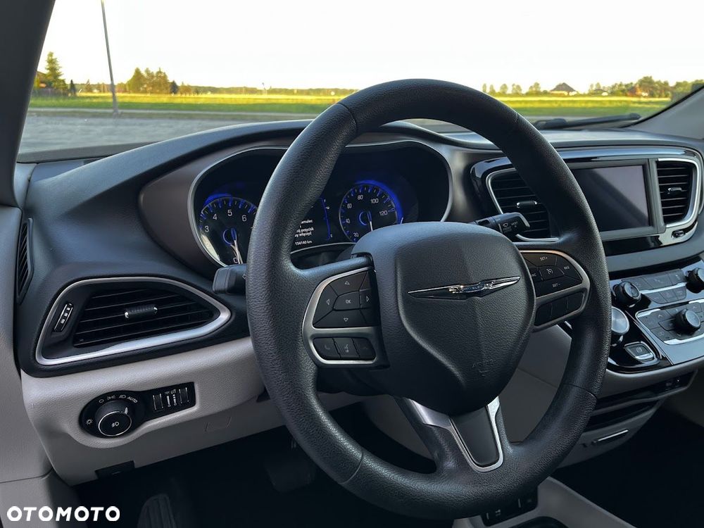 Chrysler Pacifica - 10