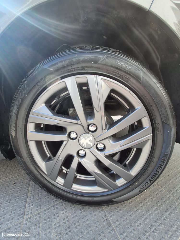 Peugeot 208 1.2 PureTech Active Pack - 27