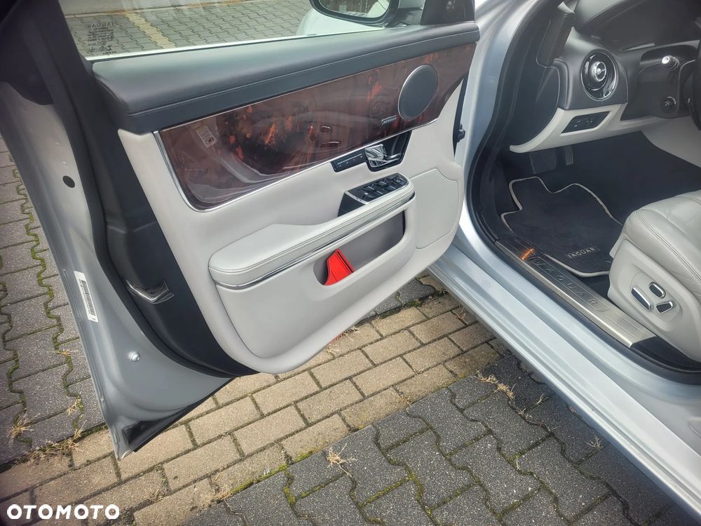 Jaguar XJ 3.0 V6 Kompressor AWD Premium Luxury - 6
