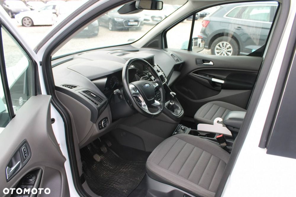 Ford Tourneo Connect - 12
