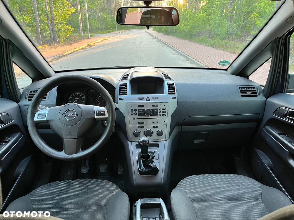 Opel Zafira - 9