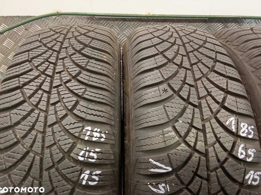 4x Goodyear UltraGrip 9 185/65/15 92T nr.1583 7mm - 3
