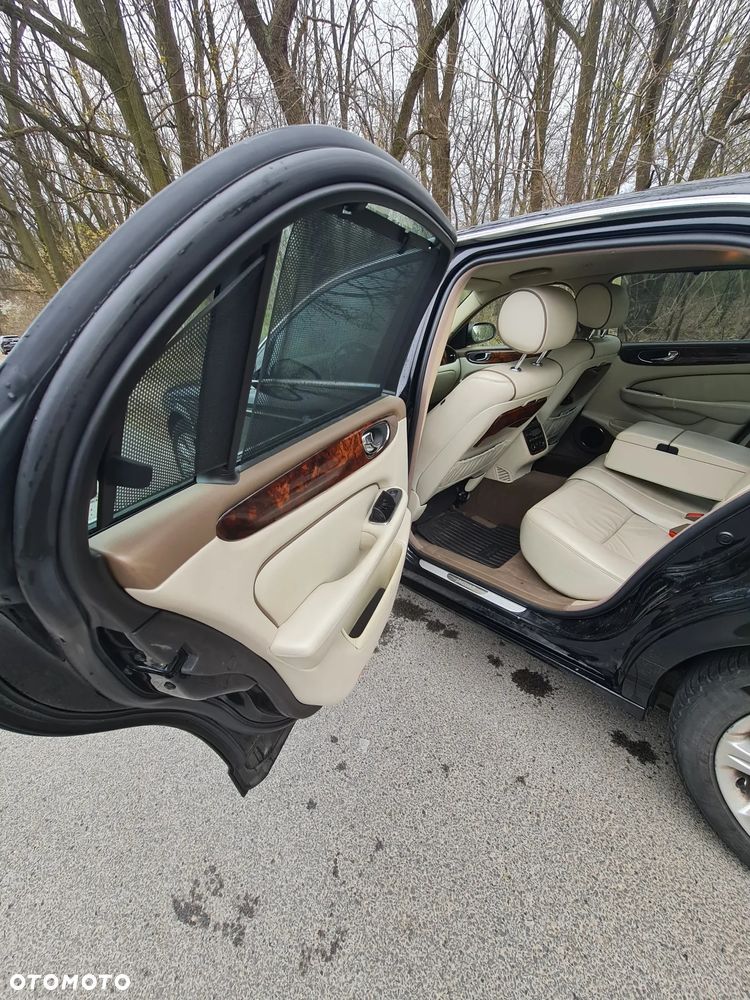 Jaguar XJ XJ8 4.2 LWB Sovereign - 7