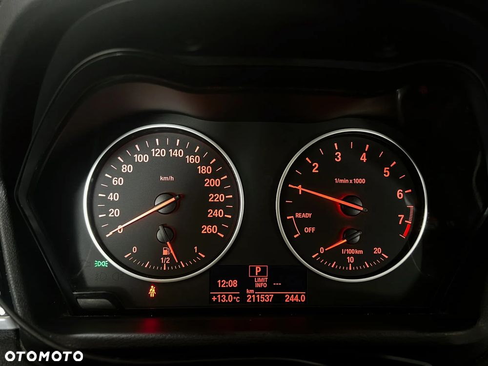 BMW X1 xDrive20i Sport Line - 12