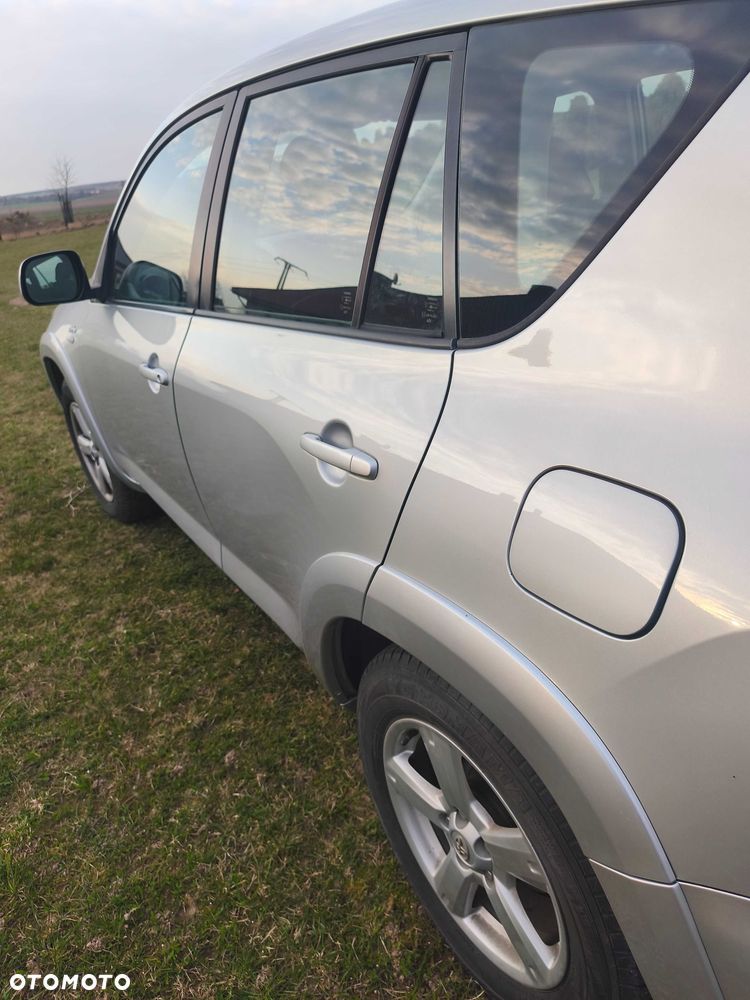 Toyota RAV4 - 3