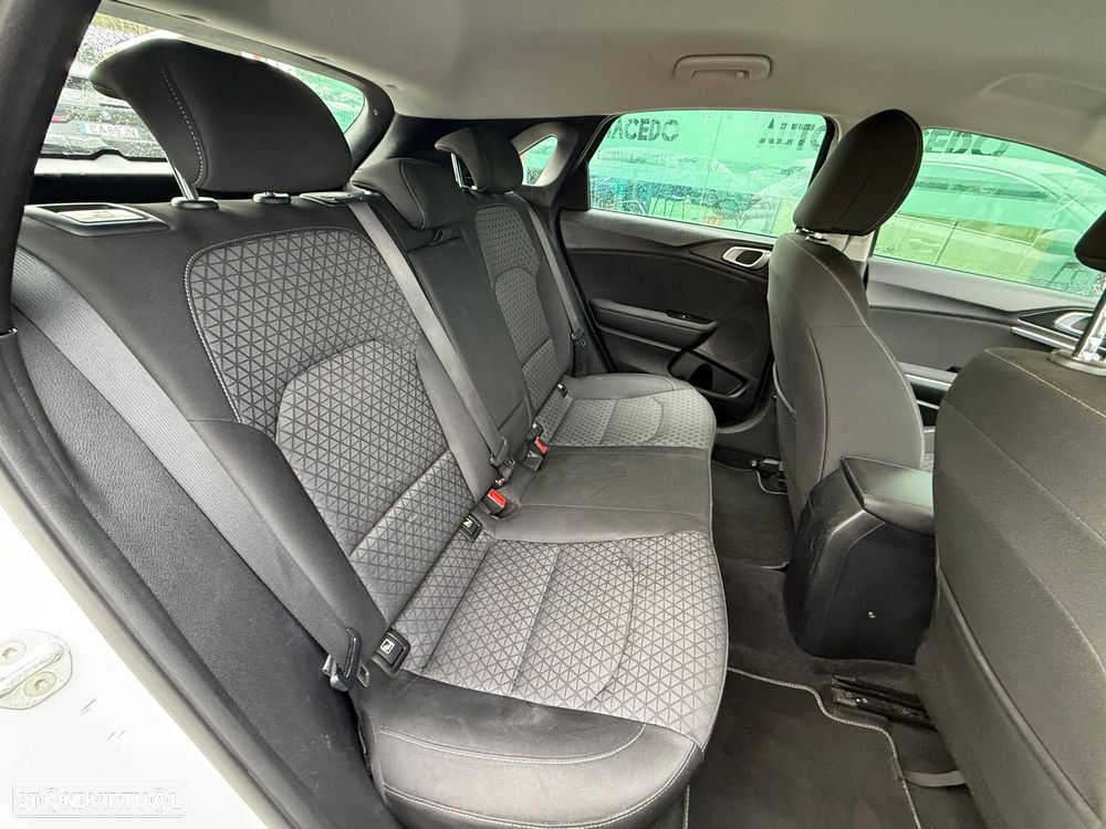 Kia Ceed 1.0 T-GDI Urban - 8