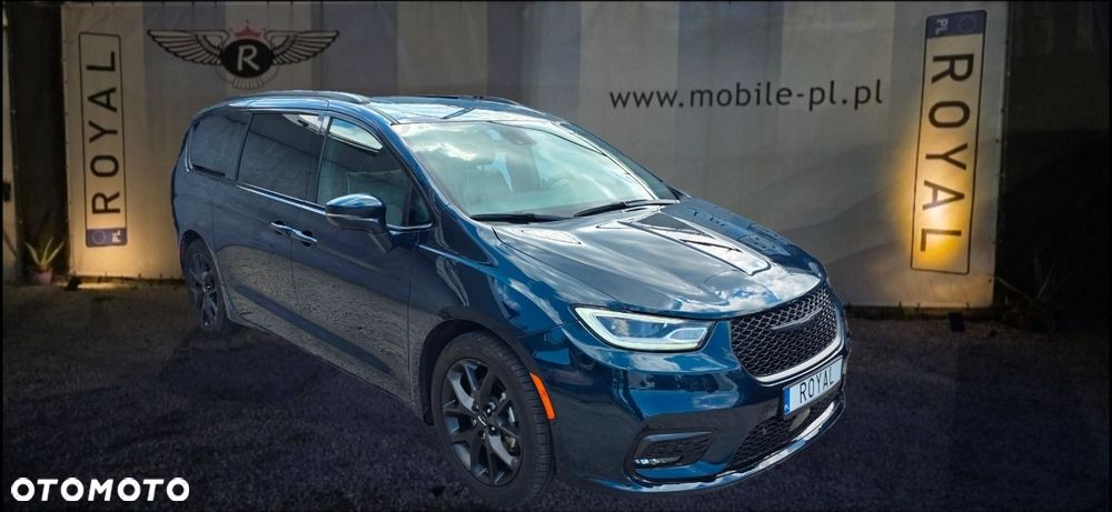 Chrysler Pacifica - 1