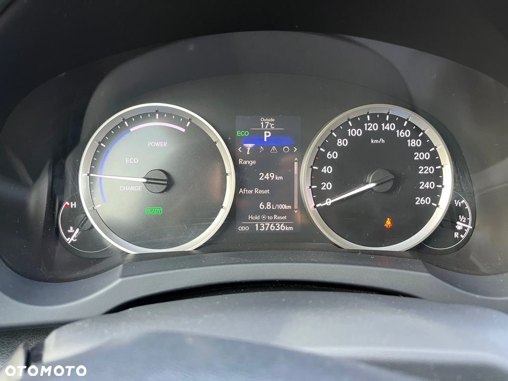 Lexus IS 300h Elite - 9