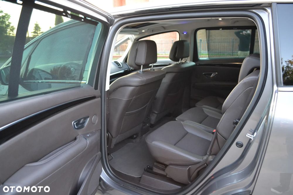 Renault Espace 1.6 dCi Energy Initiale Paris EDC 7os - 17