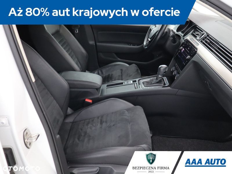 Volkswagen Passat - 11