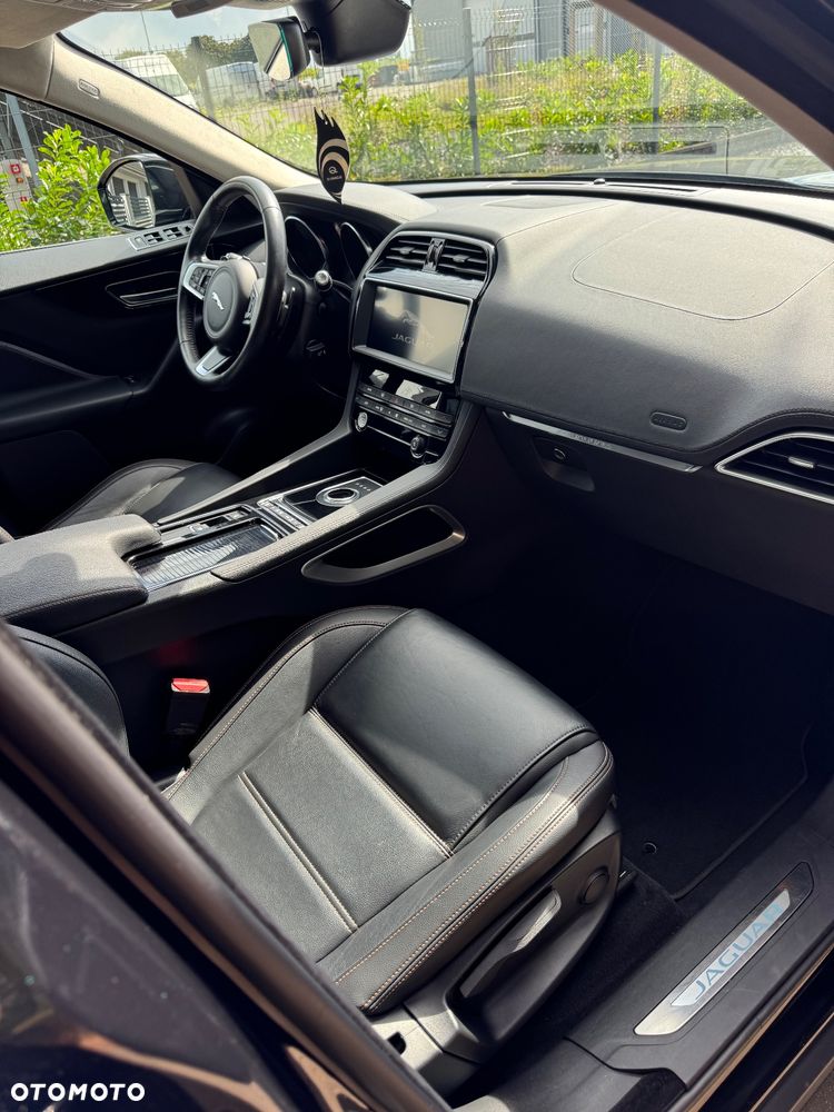 Jaguar F-Pace - 23