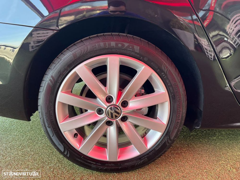 VW Jetta 1.6 TDi Highline DSG - 10