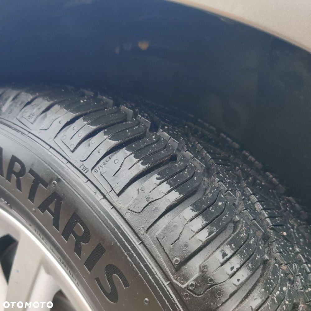 Volkswagen Passat - 25