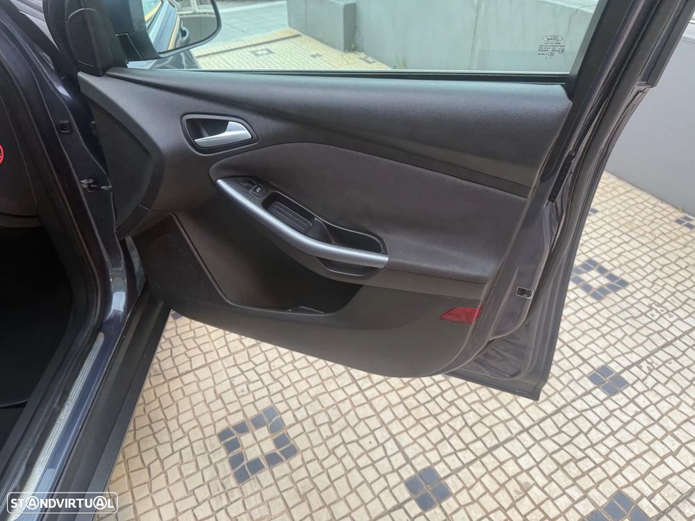Ford Focus SW 1.6 TDCi Titanium - 15
