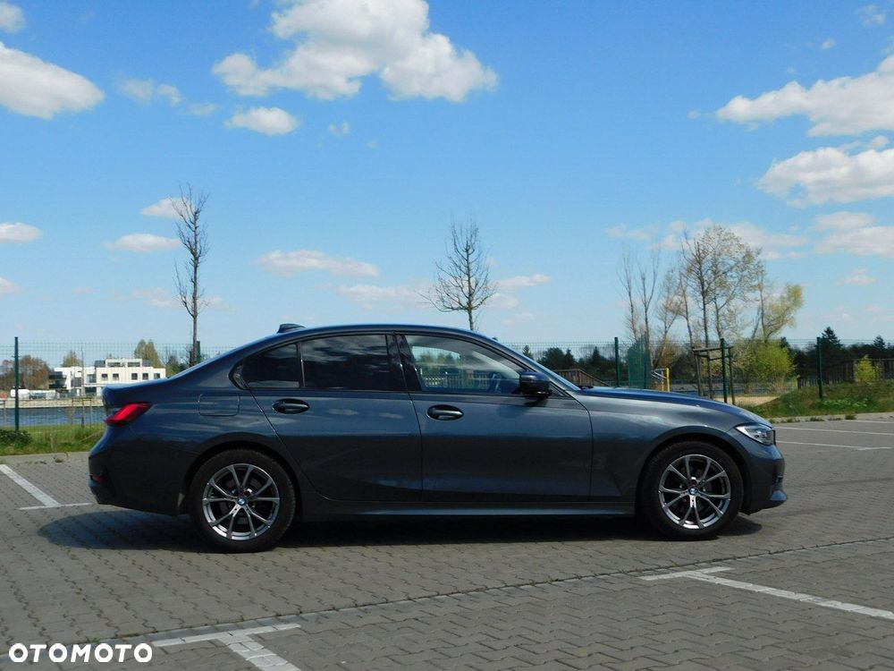 BMW Seria 3 320d Sport Line Shadow sport - 32