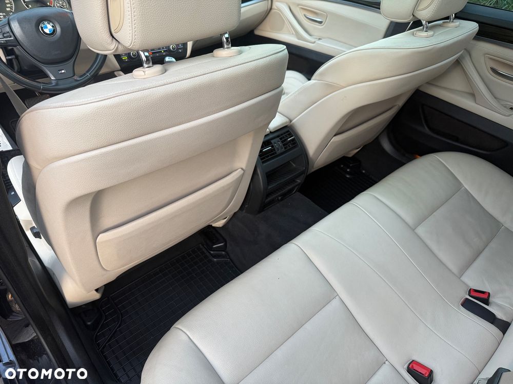 BMW Seria 5 525d Sport-Aut - 19