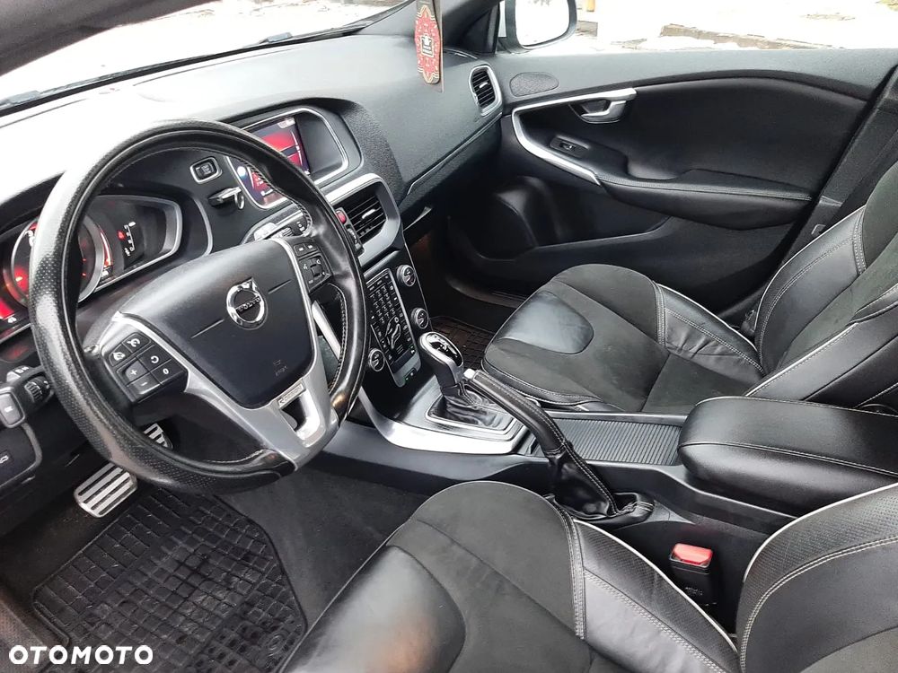 Volvo V40 D3 Geartronic RDesign - 17