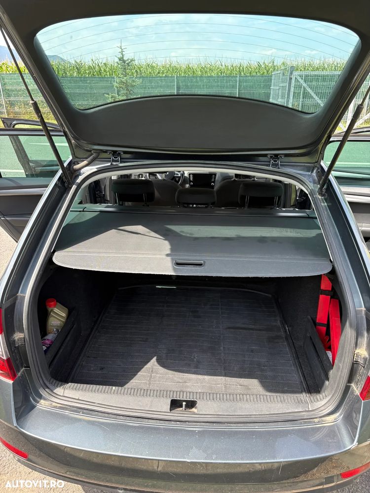 Skoda Octavia 2.0 TDI Style - 3