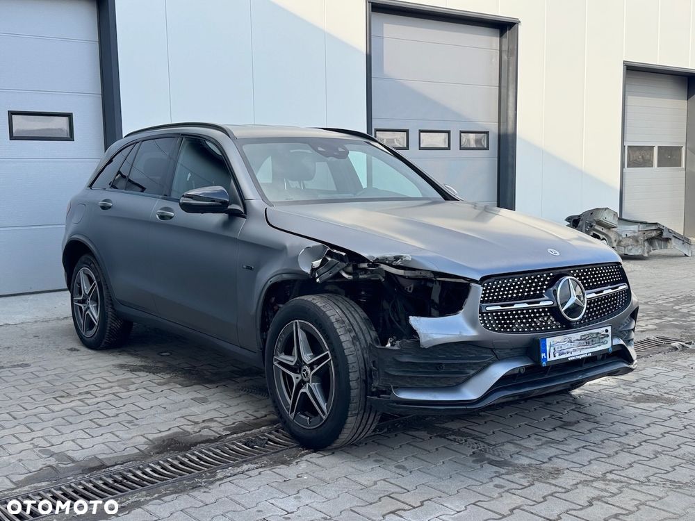 Mercedes-Benz GLC 300 e 4-Matic - 2