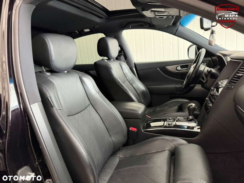 Infiniti QX70 - 29