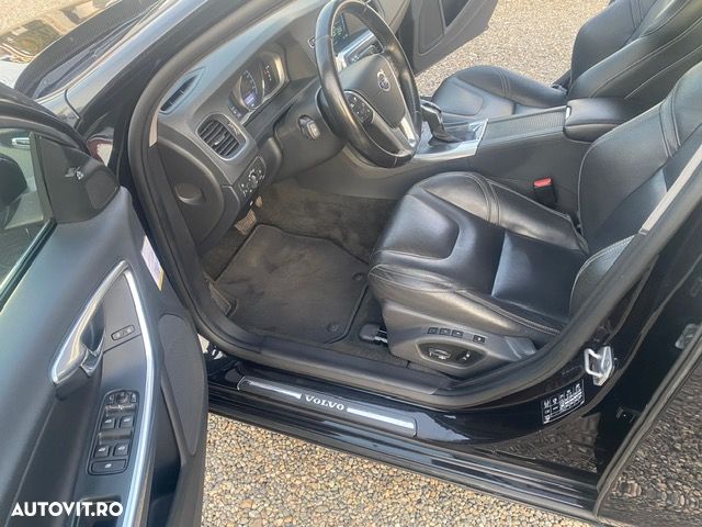 Volvo V60 D6 Plug-In-Hybrid AWD Geartronic Momentum - 16