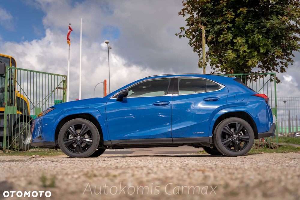 Lexus UX 250h - 6
