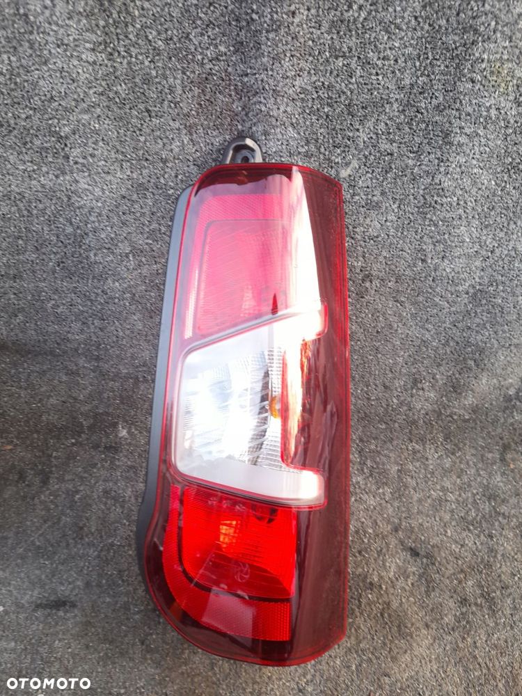 lampa lewa/prawa tylna citroen berlingo iv partner - 1