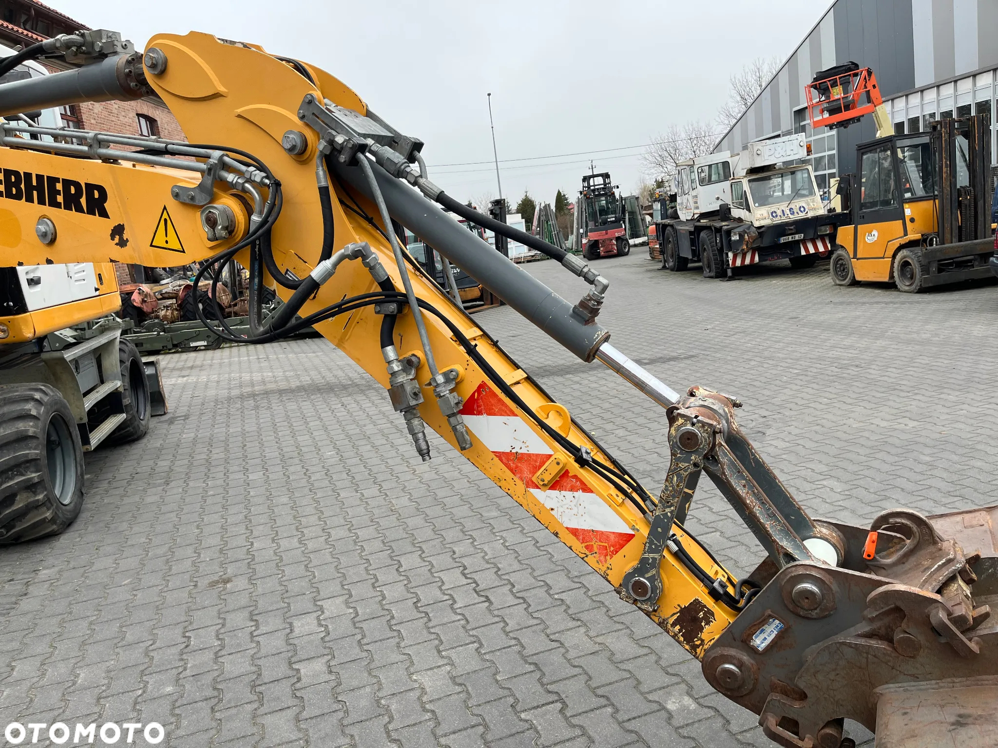 Liebherr A 910 COMPACT - 20