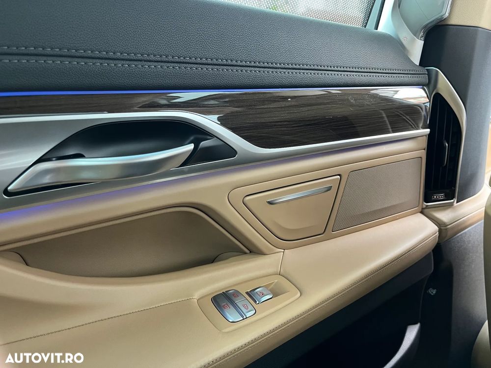 BMW Seria 7 730d xDrive - 29