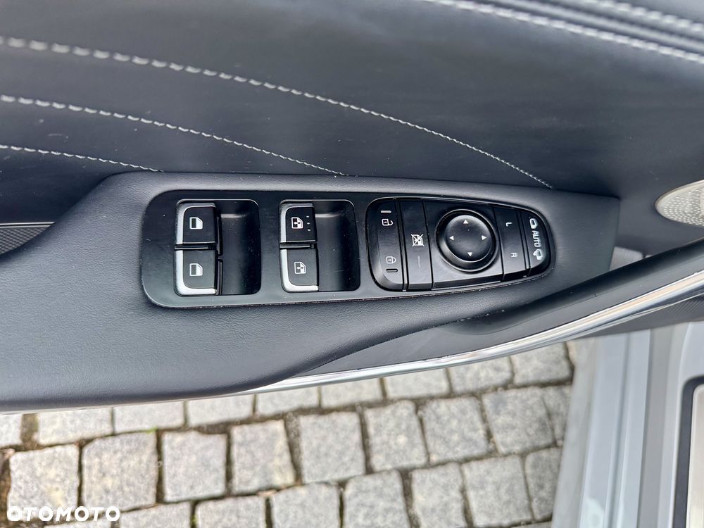 Kia Stinger - 25