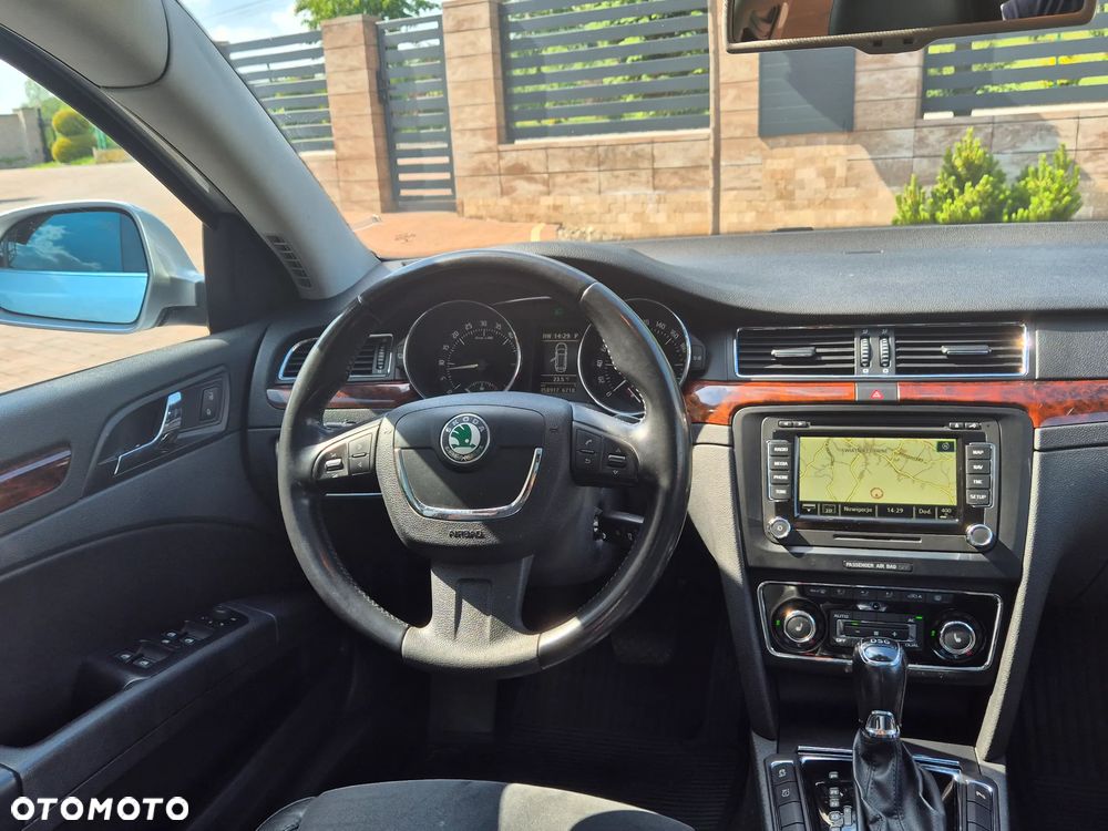 Skoda Superb 2.0 TDI DSG Exclusive - 18