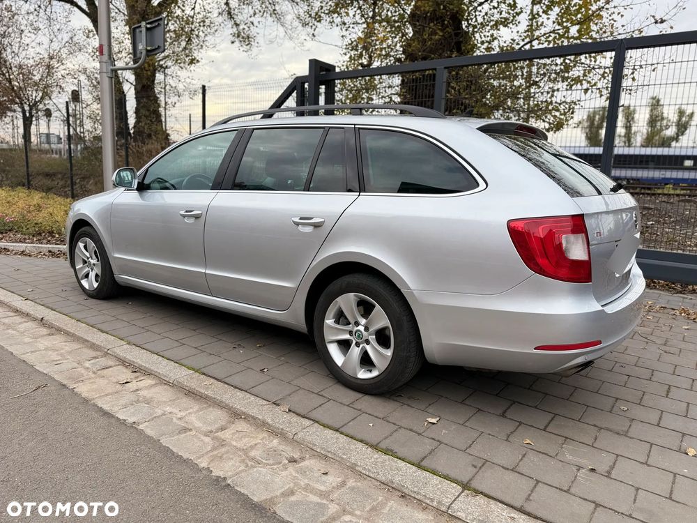 Skoda Superb 2.0 TDI Comfort DSG - 23