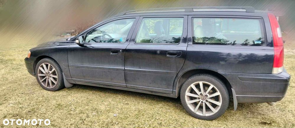 Volvo V70 D5 AWD Momentum - 4