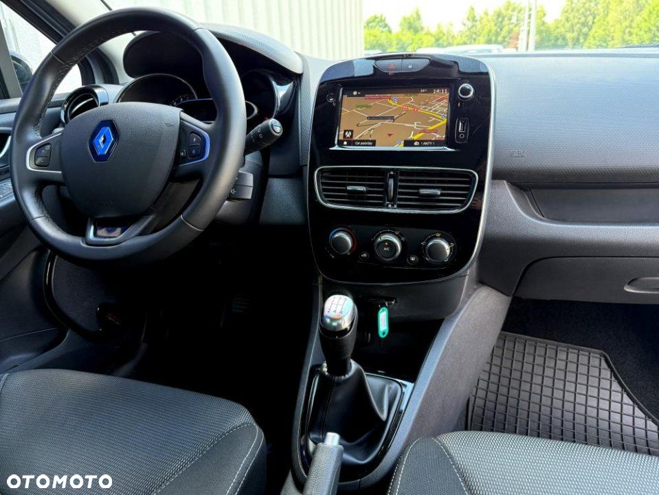 Renault Clio - 11