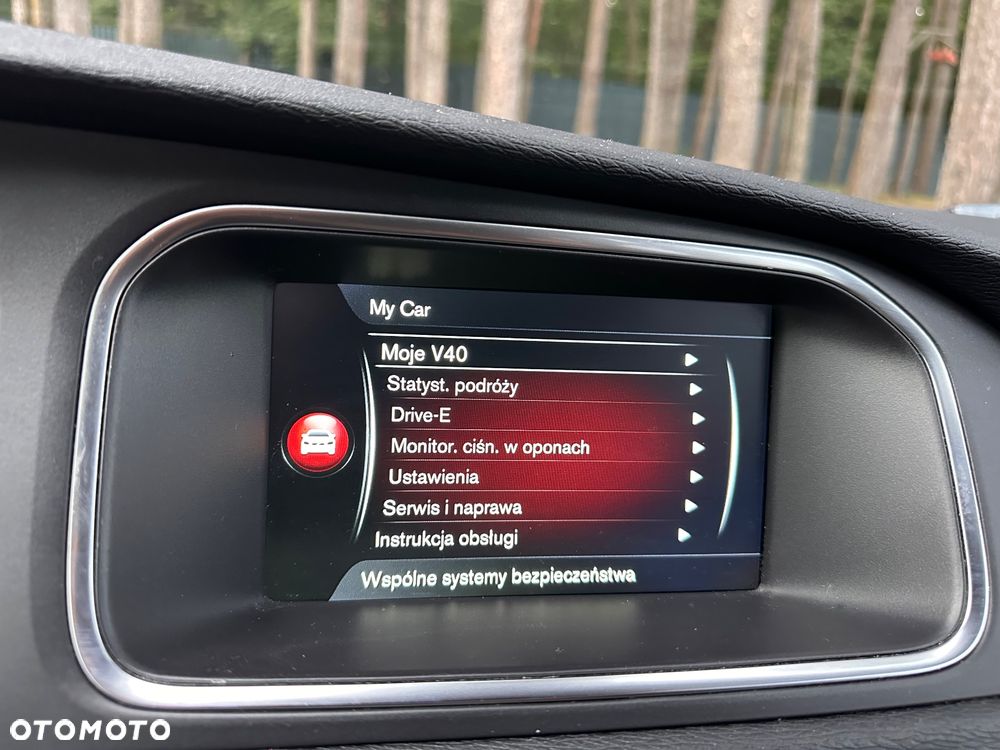 Volvo V40 - 25