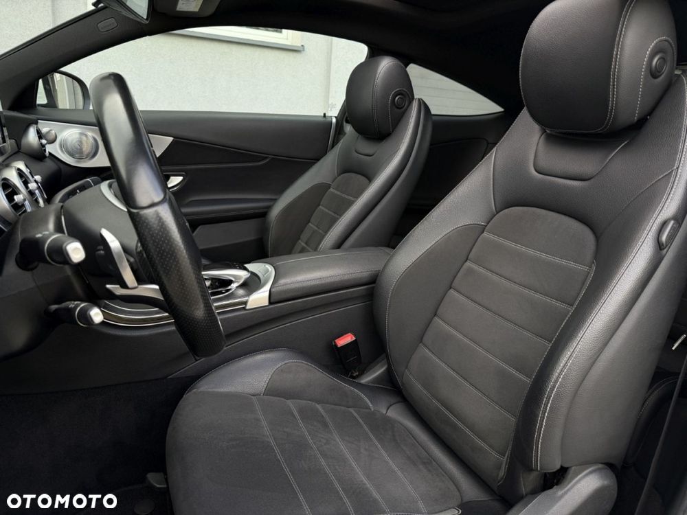 Mercedes-Benz Klasa C 300 7G-TRONIC - 17