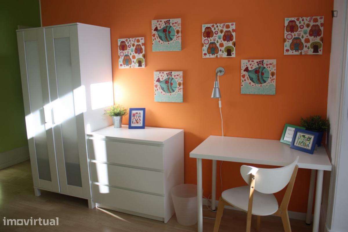 Quarto - localizado em Entrecampos Lisbon - Grande imagem: 3/40