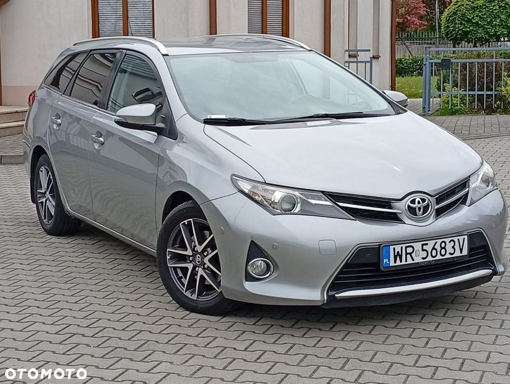 Toyota Auris - 12