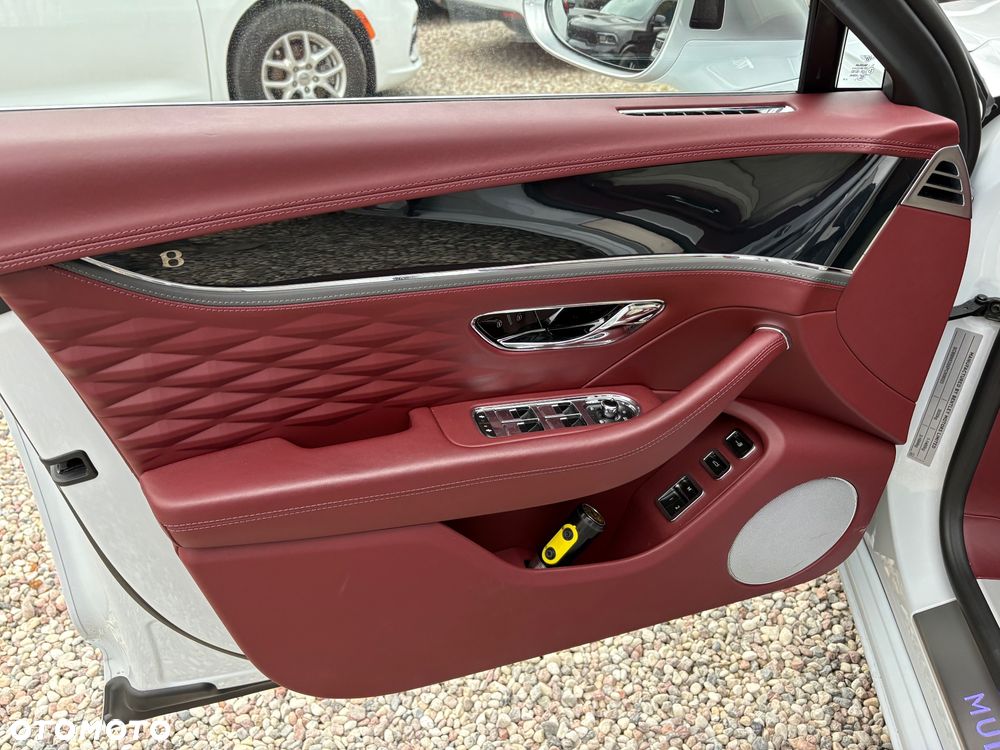 Bentley Flying Spur - 17