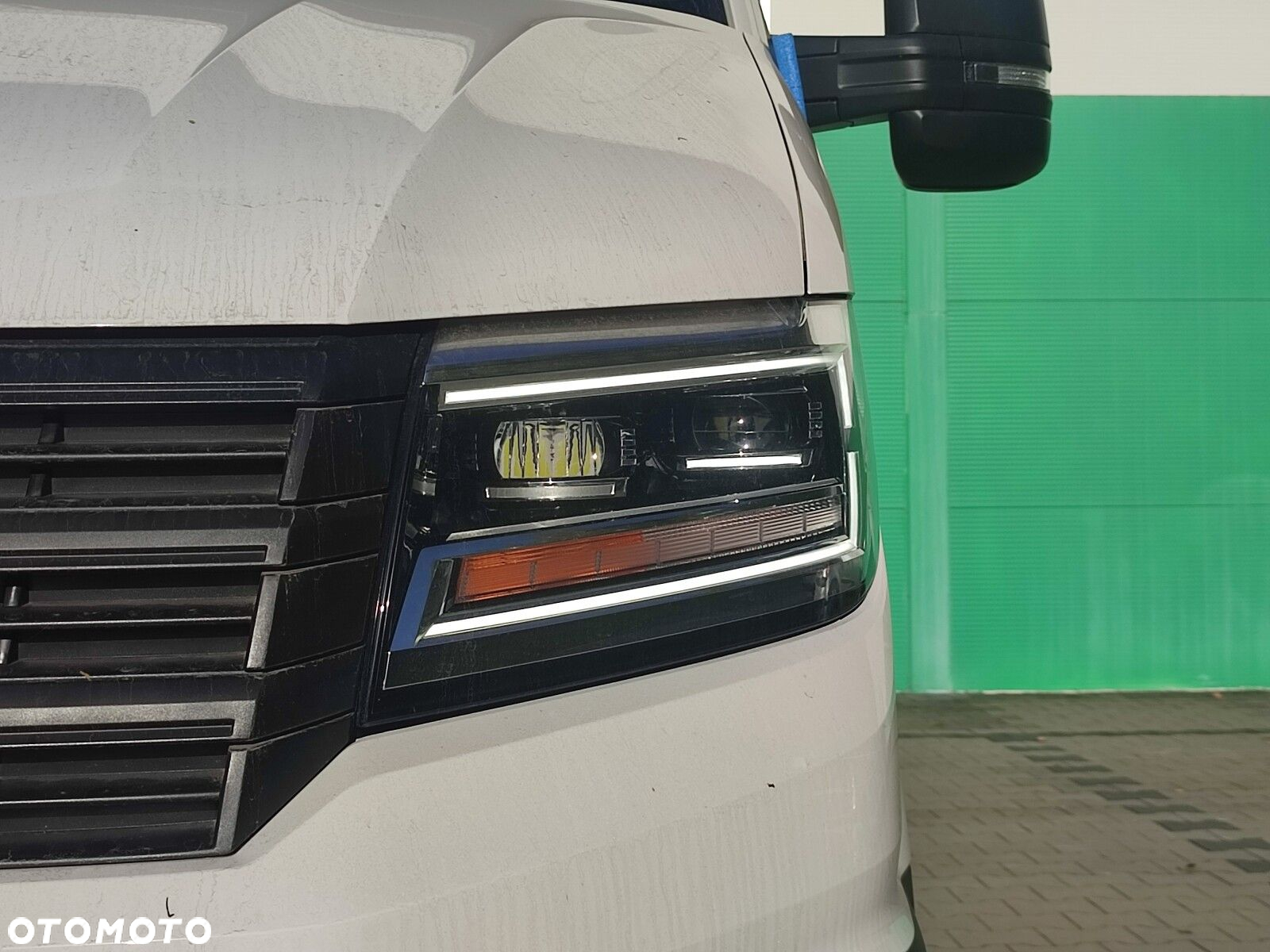 Volkswagen Crafter Crafter 35 Podwozie z pojedynczą kabiną silnik: 2,0 l EU6 SCR 177 KM / skrzynia biegów: Przedni napęd manualna 6-biegowa rozstaw osi: 4490 mm - 4