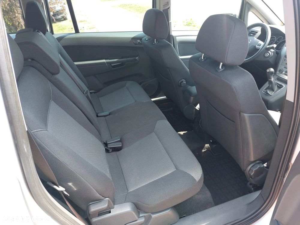Opel Zafira - 16