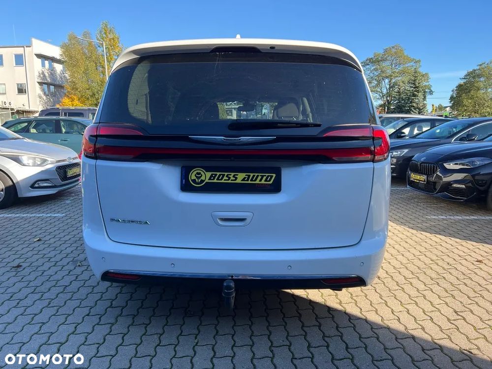 Chrysler Pacifica - 7