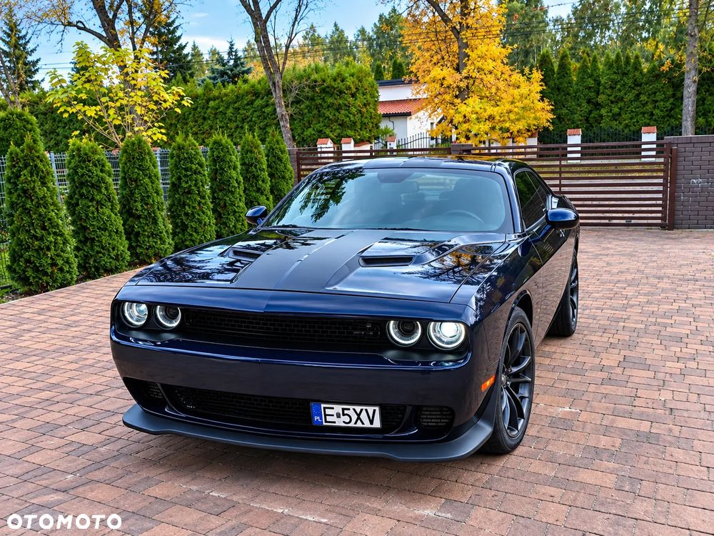 Dodge Challenger - 1