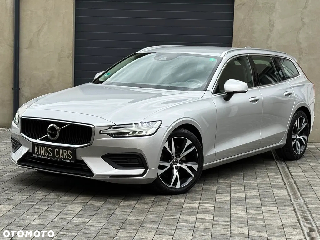Volvo V60 B3 B DKG Momentum - 17